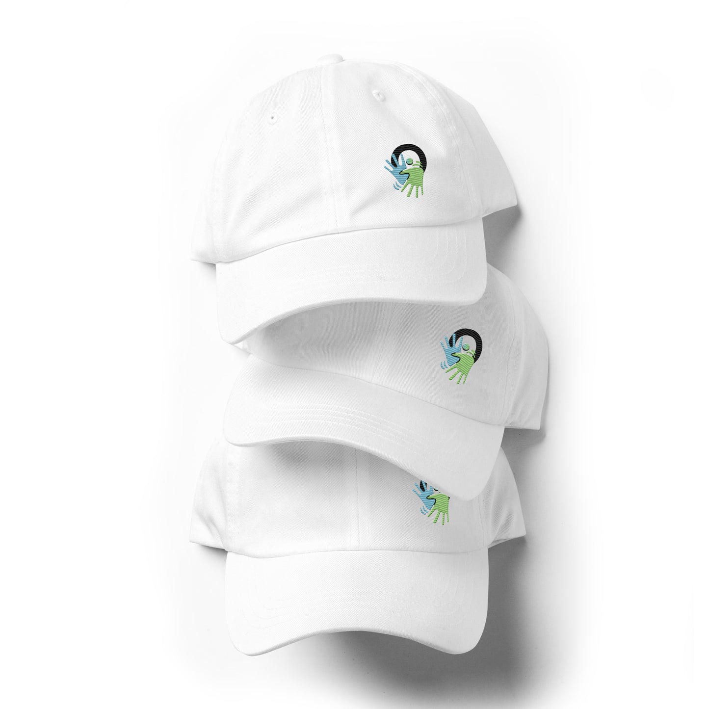 Casquette blanche au style épuré. Un accessoire tendance qui soutient un message fort : rendre la Langue des Signes visible et accessible au quotidien.