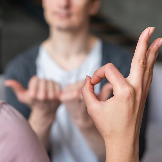 Apprenez la langue des signes française _ LSF _ grâce à un coaching sur mesure proposé par VP Activ'Sign. A partir de 15 ans et sur RDV en semaine. 