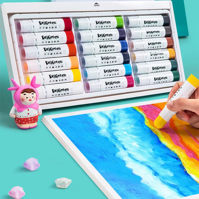 De la peinture gouache en bâtons, soluble, idéal pour une prise en main facile et propre. Parfait pour faire peindre les enfants facilement et rapidement !