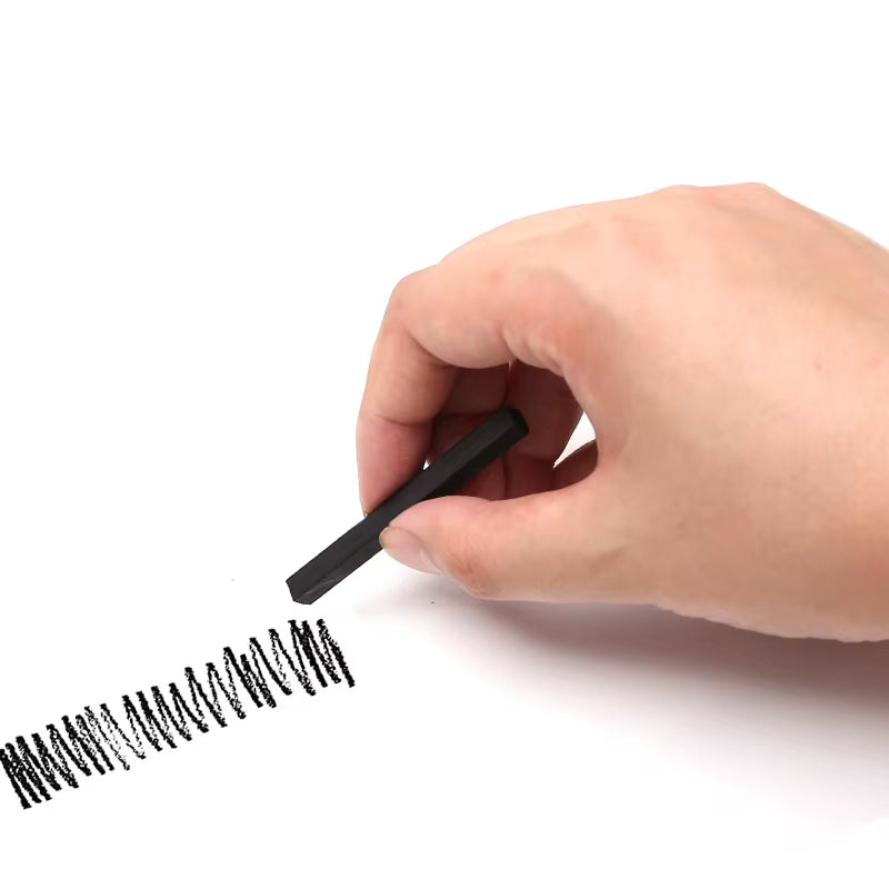 Bâtonnets de fusains noirs de différentes tailles. Idéal pour dessin, croquis, expressions artistiques. Débutants et intermédiaires. Scolaires ou amateurs d'art.