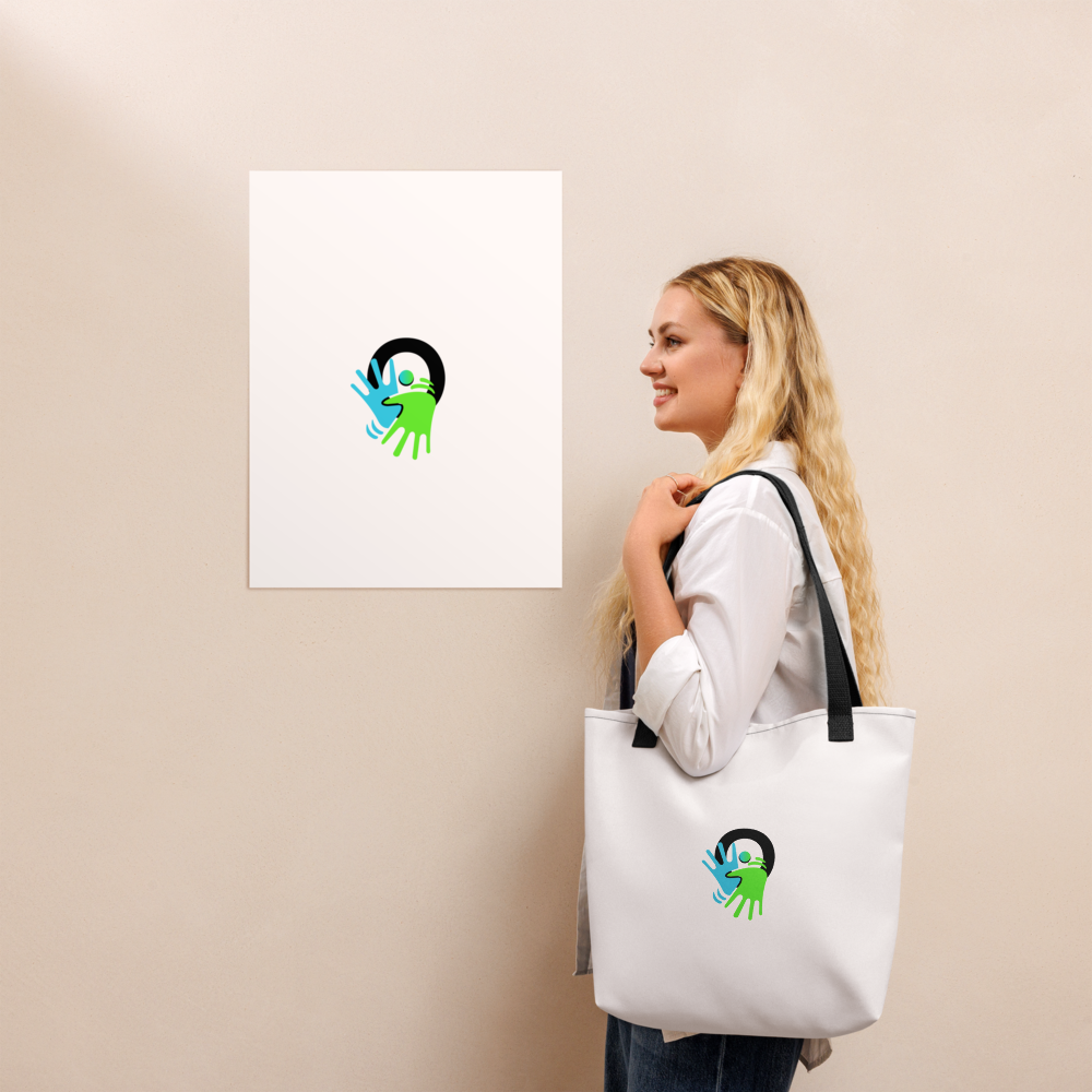 Sac Tote bag blanc avec logo centré, pratique et stylé. Il véhicule un message fort : valoriser la langue des signes aux côtés du français au quotidien.