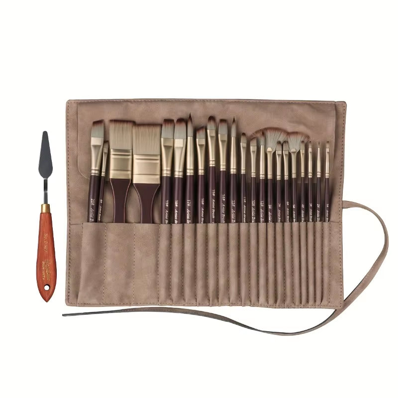 Plusieurs pinceaux de différentes tailles rangés dans leur pochette, idéal à transporter pour pouvoir peindre partout et disponible à tout moment !